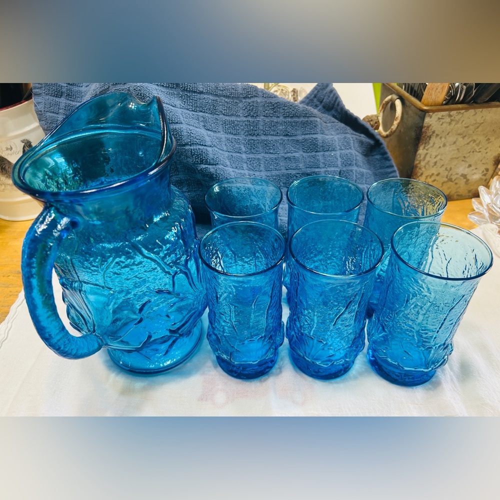 Vintage Anchor Hocking Rainflower Laser Blue pitcher & 8 glasses. 1970’s